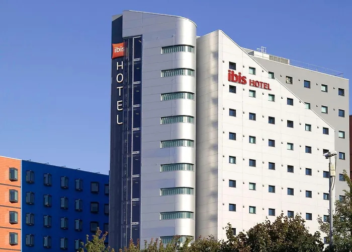 Top Leeds Hotels Near the Train Station