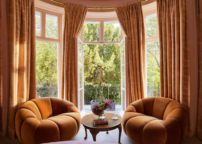 Best Accommodations in London for March